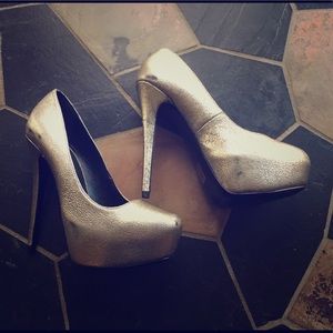 Aldo silver Distressed Silver High Heels Size 8